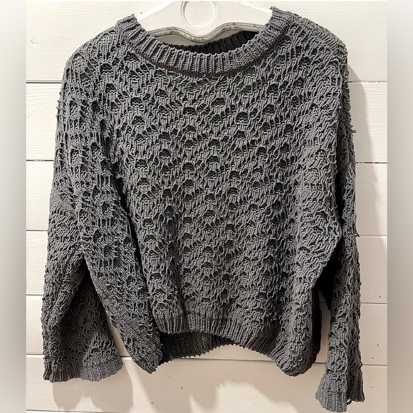 Moon & Madison gray Bell Sleeve Knit Sweater Size L - Picture 1 of 9